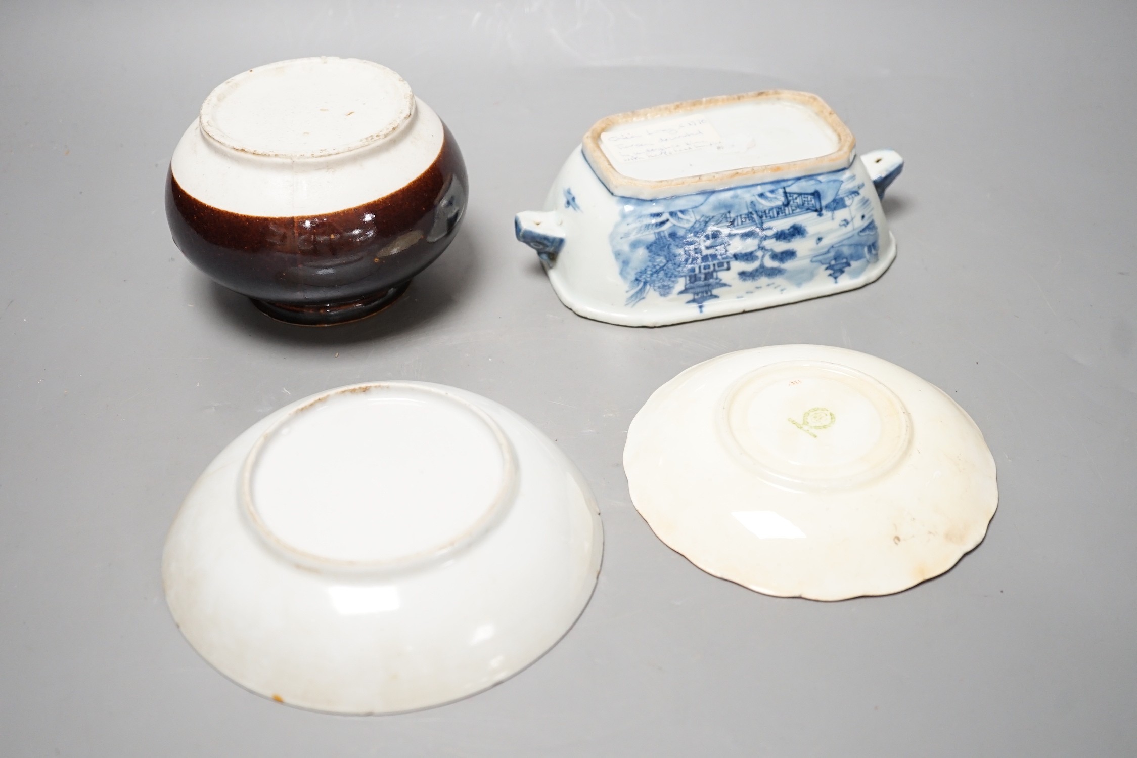 A group of 18th century and later Chinese ceramics (4)